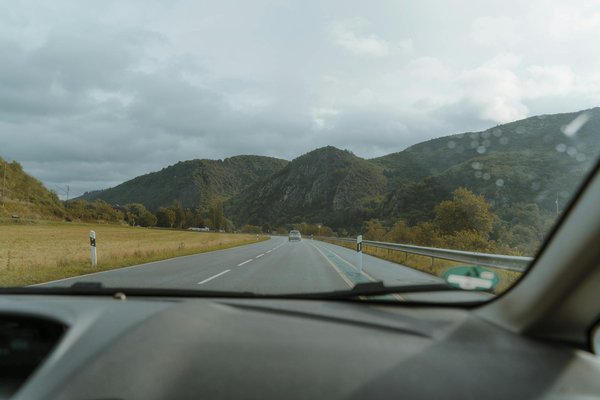 Welke veiligheidsmaatregelen moet u nemen bij een lange autorit?
